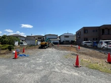 【東京都/日野市日野台】日野市日野台2丁目 新築戸建  全3棟 2号棟 現地（建築前）：全3棟　中央手前側