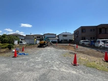 【東京都/日野市日野台】日野市日野台2丁目 新築戸建 全3棟 3号棟 現地（建築前）：全3棟　左奥側
