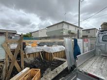 【東京都/日野市多摩平】日野市多摩平3丁目 新築戸建 3号棟 現地（建築前）：全3棟 手前側