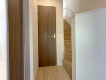【東京都/小金井市貫井南町】小金井市貫井南町5丁目 新築戸建 玄関