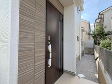 【東京都/小金井市貫井南町】小金井市貫井南町5丁目 新築戸建 玄関