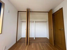 【東京都/小平市大沼町】小平市大沼町2丁目 中古戸建 洋室：約6帖（西側）収納