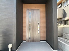 【東京都/日野市大字日野】日野市日野新築戸建 1号棟 全2棟 玄関