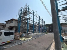 【東京都/日野市大字日野】日野市日野新築戸建 2号棟 全2棟 建築中の外観：全2棟