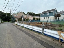 【東京都/日野市新町】日野市新町4丁目 全5棟 1号棟 建築中の外観：全5棟/左奥