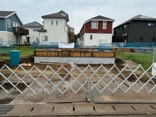 【東京都/日野市新町】日野市新町四丁目1期　3号棟 建築中の外観：全5棟　3号棟（写真中央）
