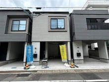 【東京都/日野市大字日野】日野市大字日野2号棟（全3棟の最終1棟） 外観：全3区画/2号棟（写真中央）
