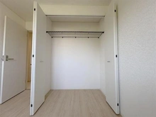 【東京都/東久留米市前沢】東久留米市前沢4丁目 新築戸建 全3棟 3号棟 洋室：4.5帖洋室　収納