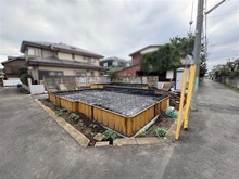 【東京都/小平市花小金井南町】小平市花小金井南町3丁目新築戸建 全2棟 B号棟 建築中の外観：全2棟（写真中央）