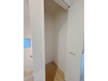 【東京都/西東京市芝久保町】西東京市芝久保町4丁目 新築戸建 収納：2F　廊下