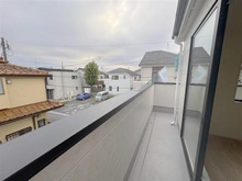 【東京都/西東京市芝久保町】西東京市芝久保町4丁目 新築戸建 バルコニー