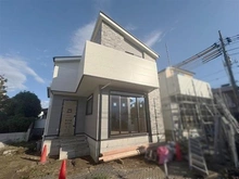 【東京都/小金井市貫井南町】小金井市貫井南町1丁目新築戸建 全3棟 2号棟 建築中の外観：全3棟 2号棟（写真中央）