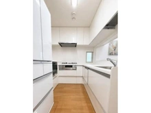 【東京都/世田谷区上用賀】上用賀1丁目　中古戸建 キッチン：家具調度品は価格に含まれません