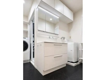 【東京都/世田谷区上用賀】上用賀1丁目　中古戸建 洗面所：家具調度品は価格に含まれません