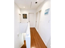 【東京都/世田谷区上用賀】上用賀1丁目　中古戸建 二階廊下：家具調度品は価格に含まれません