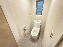 【東京都/世田谷区上用賀】世田谷区上用賀4丁目中古戸建 トイレ