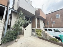 【東京都/世田谷区上用賀】世田谷区上用賀4丁目中古戸建 玄関