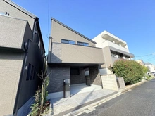 【東京都/杉並区天沼】杉並区天沼1丁目 新築戸建て B号棟 外観：全3区画・右側