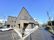 【東京都/杉並区天沼】杉並区天沼1丁目新築戸建て C号棟 外観：全3区画・中央