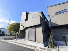 【東京都/杉並区天沼】杉並区天沼1丁目新築戸建て C号棟 外観：全3区画・中央