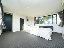 【東京都/杉並区清水】杉並区清水三丁目中古戸建 洋室：13.6帖　家具調度品は価格に含まれません