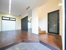 【東京都/杉並区清水】杉並区清水三丁目中古戸建 玄関：メイン玄関