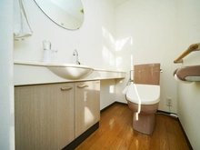 【東京都/杉並区清水】杉並区清水三丁目中古戸建 トイレ：１階　家具調度品は価格に含まれません