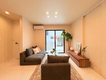 【東京都/杉並区浜田山】杉並区浜田山1丁目 新築戸建て 1号棟 リビング・ダイニング：写真の家具は購入時に付随しません