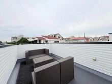 【東京都/杉並区浜田山】杉並区浜田山1丁目 新築戸建て 4号棟 屋上テラス：写真の家具はご購入時に付随するものではありません