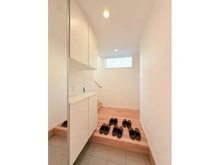 【東京都/杉並区下井草】杉並区下井草3丁目新築戸建て2号棟 玄関