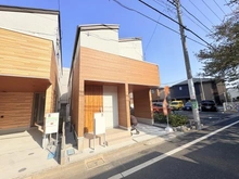 【東京都/杉並区下井草】杉並区下井草3丁目新築戸建て3号棟 外観：全3区画・右側