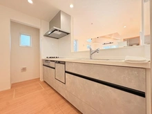 【東京都/杉並区下井草】杉並区下井草3丁目新築戸建て3号棟 キッチン