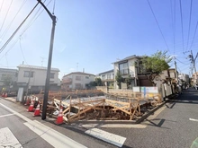 【東京都/杉並区宮前】杉並区宮前1丁目新築戸建て1号棟 建築中の外観：全4区画・右側