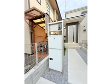 【東京都/杉並区和泉】杉並区和泉4丁目　新築戸建　3号棟 宅配BOX