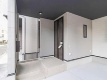 【東京都/国立市東】国立市東4丁目　新築戸建1号棟 玄関