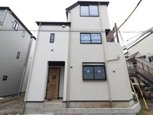 【東京都/国立市東】国立市東4丁目　新築戸建3号棟 外観：全3棟　写真中央