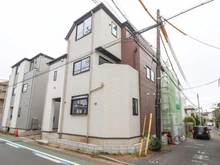 【東京都/国立市東】国立市東4丁目　新築戸建3号棟 外観：全3棟　写真中央