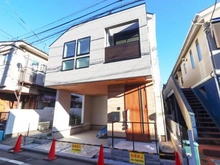 【東京都/世田谷区下馬】世田谷区下馬4丁目　新築戸建 建築中の外観