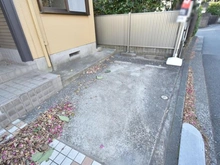 【神奈川県/横浜市鶴見区上の宮】横浜市鶴見区上の宮2丁目　中古戸建 駐車場