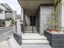 【東京都/目黒区柿の木坂】目黒区柿の木坂3丁目　新築戸建 玄関