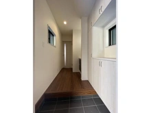 【東京都/東村山市久米川町】東村山市久米川町1丁目　新築戸建　2号棟【全2棟】 玄関