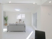 【東京都/世田谷区北沢】世田谷区北沢1丁目　新築戸建 リビング・ダイニング：※家具調度品等は販売価格に含まれません。