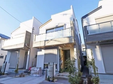 【東京都/練馬区桜台】練馬区桜台4丁目　新築分譲住宅　E号棟【全6棟】　 建築中の外観：全6区画、中央