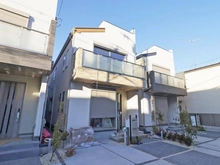 【東京都/練馬区桜台】練馬区桜台4丁目　新築分譲住宅　E号棟【全6棟】　 建築中の外観：全6区画、中央