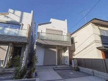 【東京都/練馬区桜台】練馬区桜台4丁目　新築分譲住宅　F号棟【全6棟】　 建築中の外観：全6区画、中央