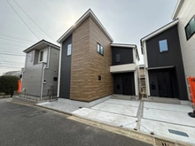 【東京都/練馬区大泉学園町】練馬区大泉学園町4丁目　新築戸建　2号棟（全3棟） 外観：写真中央／2号棟(全3棟)