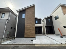 【東京都/練馬区大泉学園町】練馬区大泉学園町4丁目　新築戸建　2号棟（全3棟） 外観：写真中央／2号棟(全3棟)