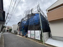 【東京都/練馬区土支田】練馬区土支田1丁目新築戸建て1号棟／全1棟 建築中の外観：写真中央