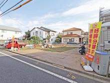 【東京都/練馬区大泉学園町】練馬区大泉学園町5丁目　新築戸建　C号棟【全5棟】 建築中の外観：写真中央手前側：C号棟（全5棟）