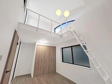 【東京都/港区三田】オリンピア三田　A棟 洋室：下：3階部分　約7.3帖洋室
上：4階部分　約4.0帖ロフト